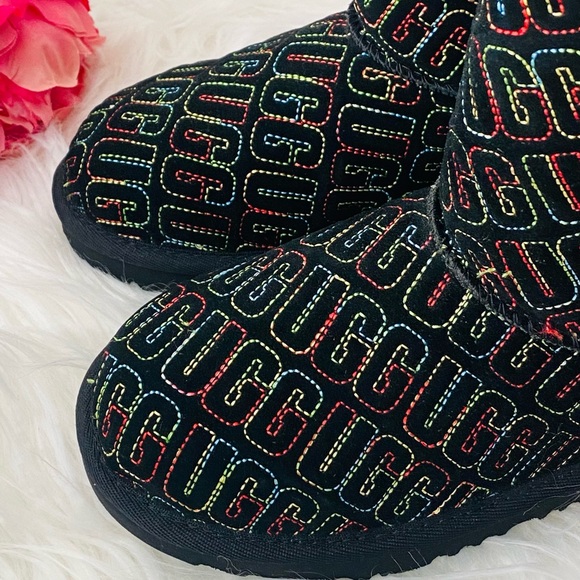 Kids UGG Multicolored Logo Boots - Picture 5 of 10